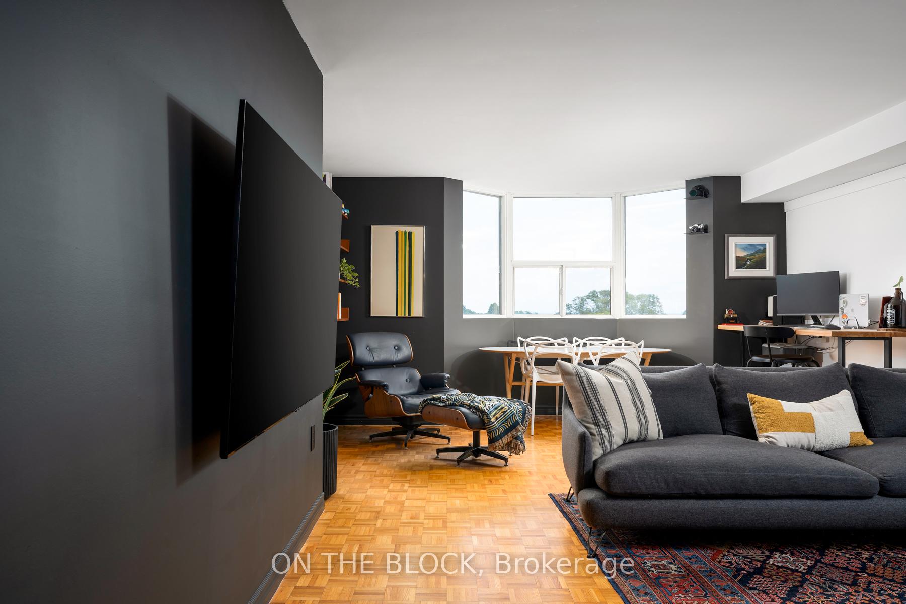 2 Bedrooms Condo at 3845 Lake Shore, Toronto For sale