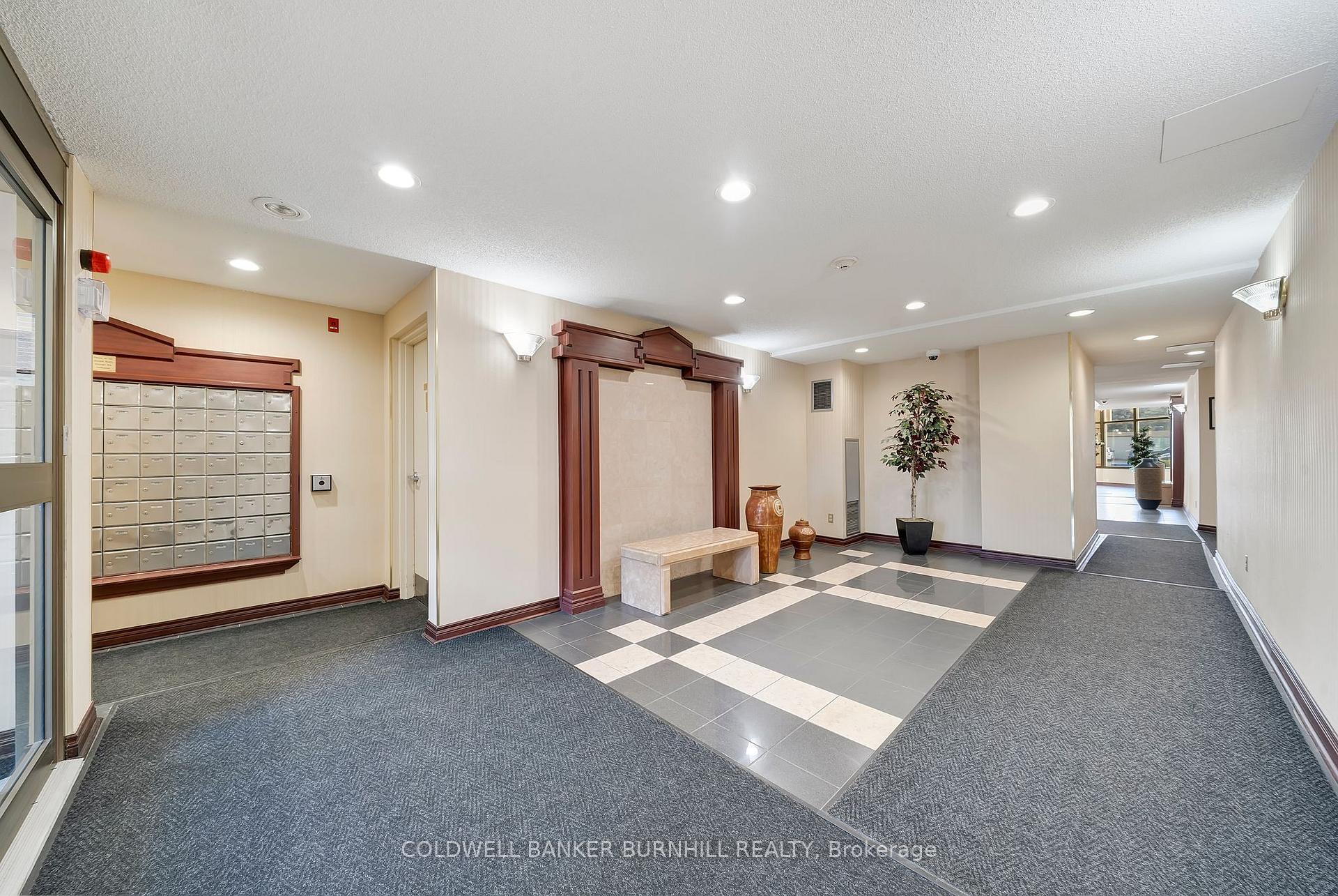 3 Bedrooms Condo at 495 Highway 8,  Hamilton For sale