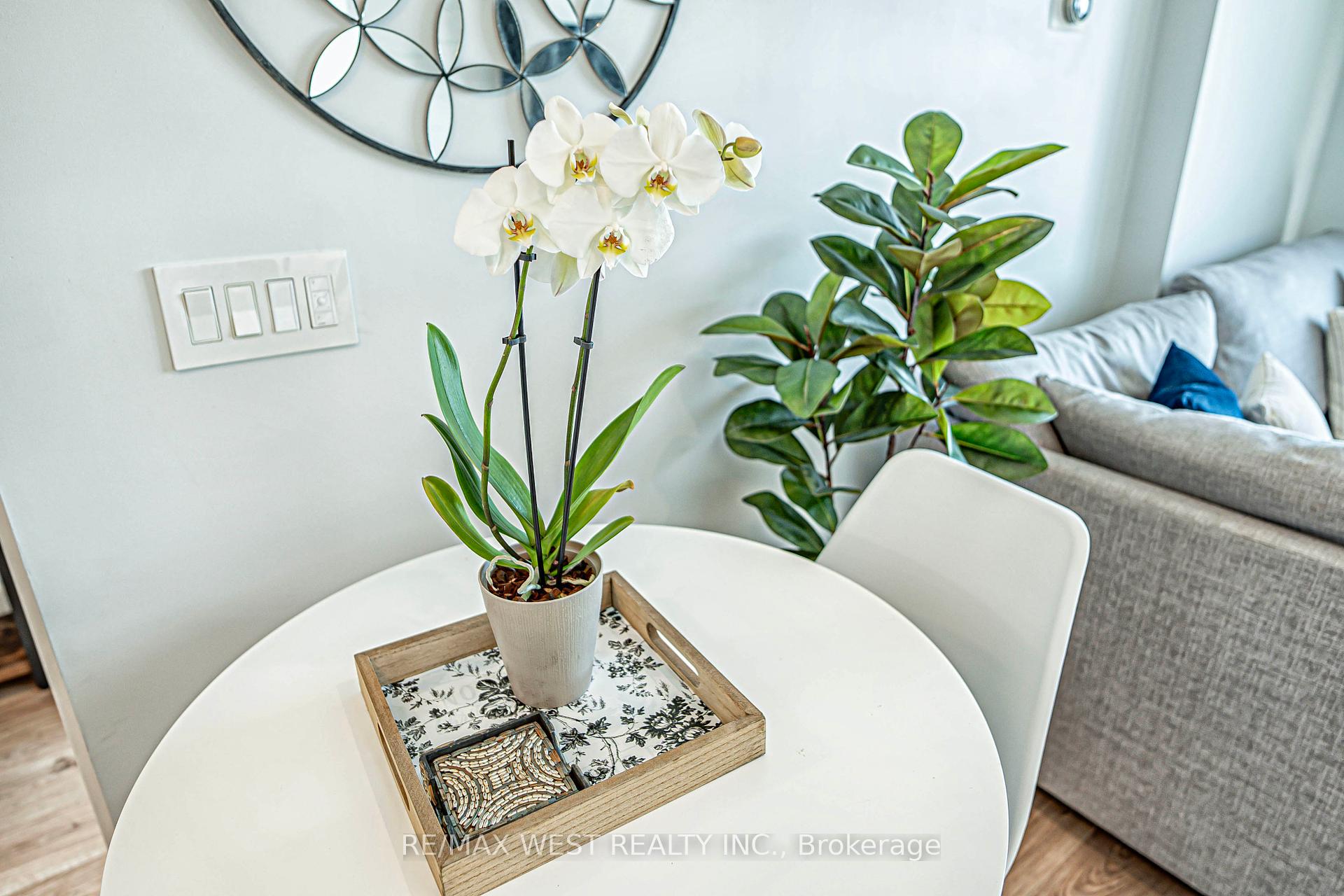 2 Bedrooms Condo at 2522 Keele, Toronto For sale