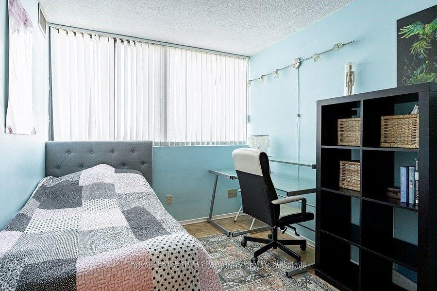 4 Bedrooms Condo at 133 Torresdale, Toronto For sale