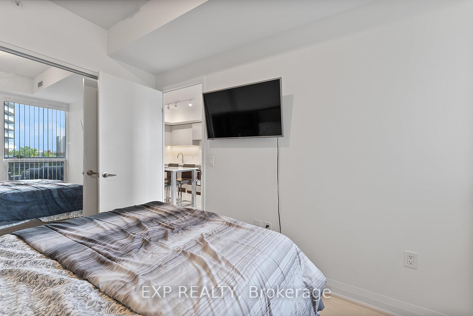 1 Bedroom Condo at 26 Gibbs, Toronto For sale