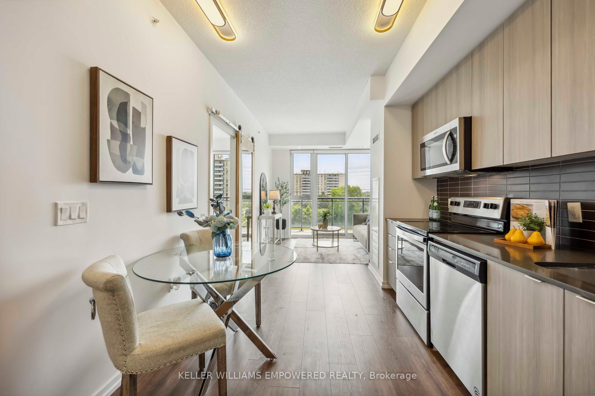 3 Bedrooms Condo at 3237 Bayview, Toronto For sale