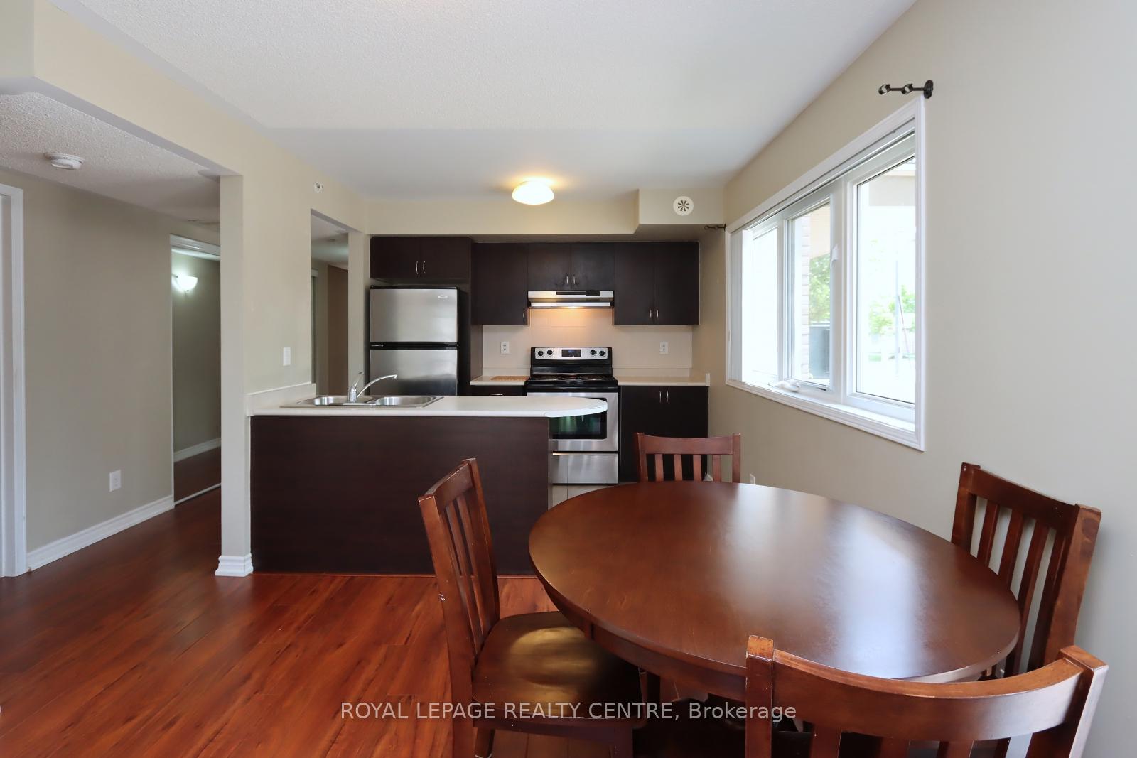 2 Bedrooms Condo at 5100 Winston Churchill, Mississauga For sale