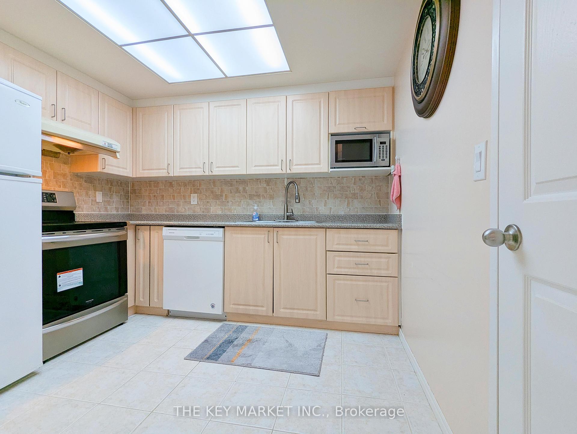 4 Bedrooms Condo at 7 Bishop, Toronto For sale