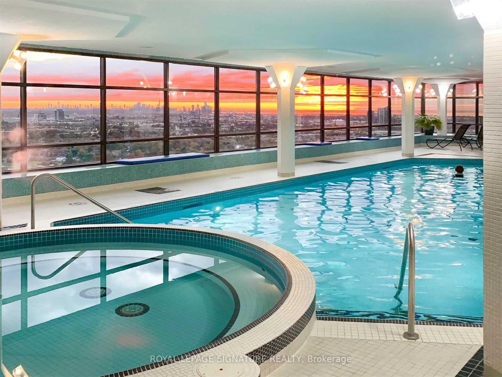 3 Bedrooms Condo at 1300 Bloor, Mississauga For sale