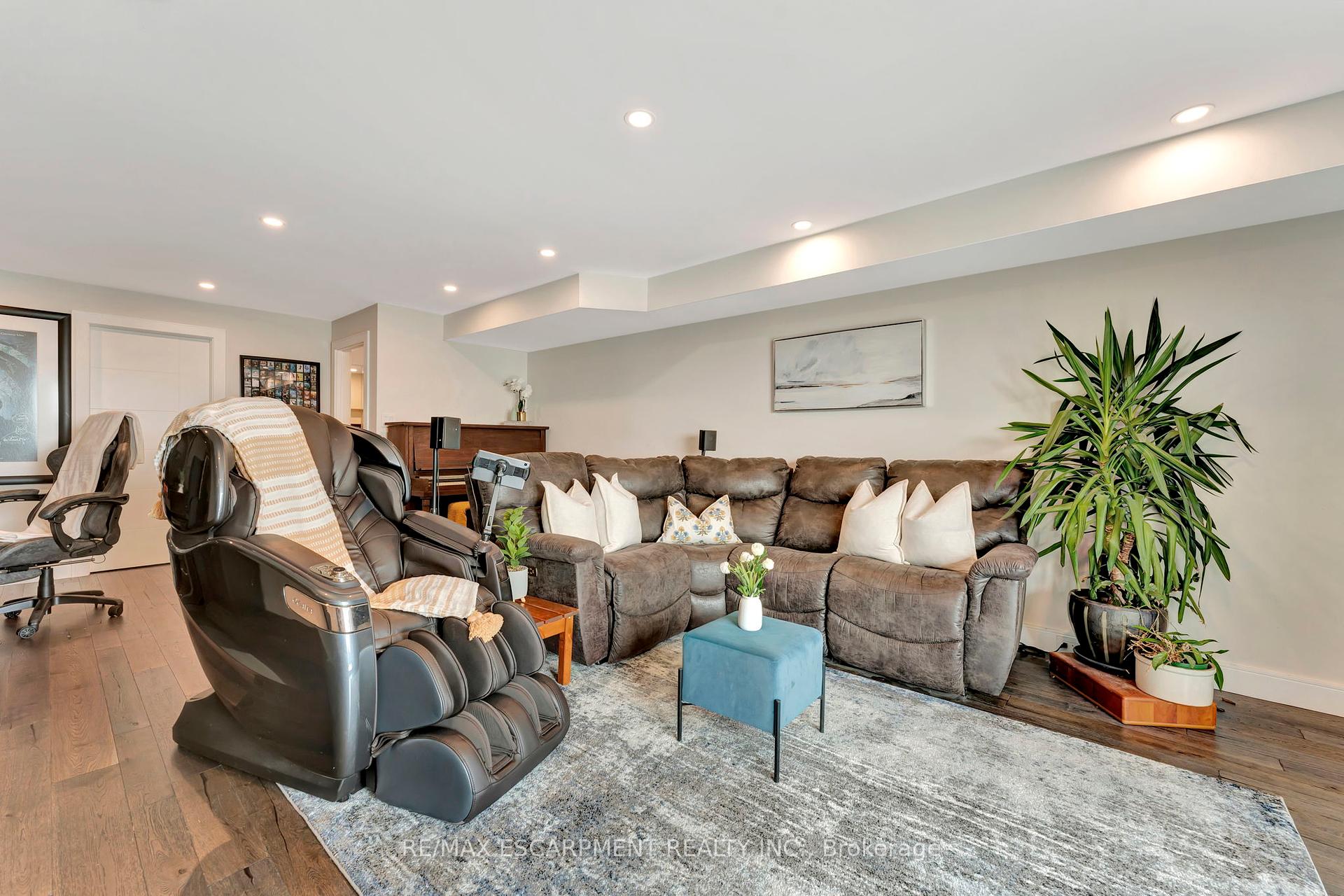 1 Bedroom Condo at 2136 Old Lakeshore, Burlington For sale