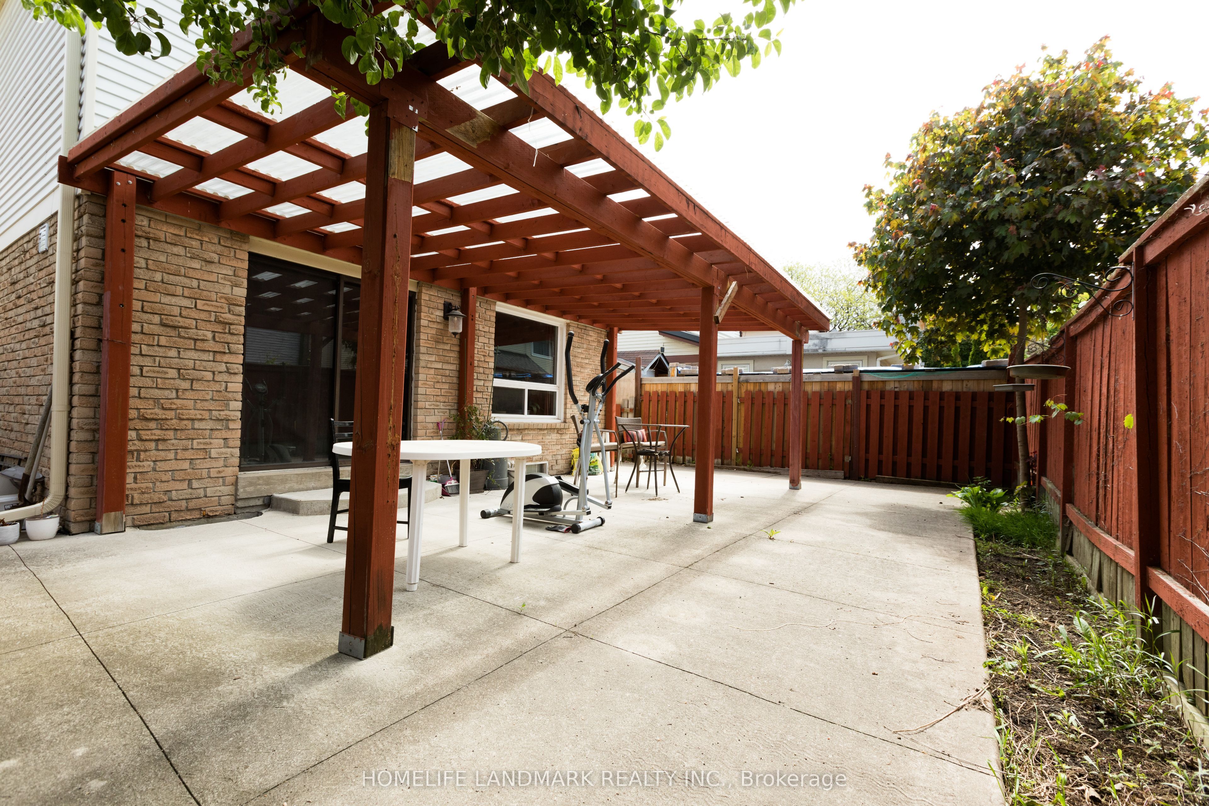 82 Dafoe Crescent