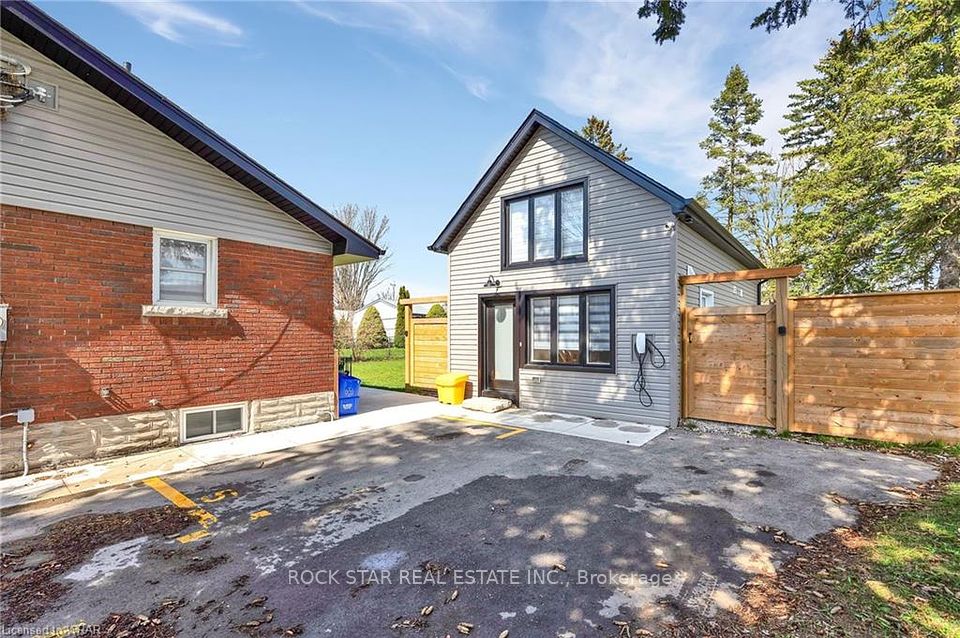 48 Harber Avenue