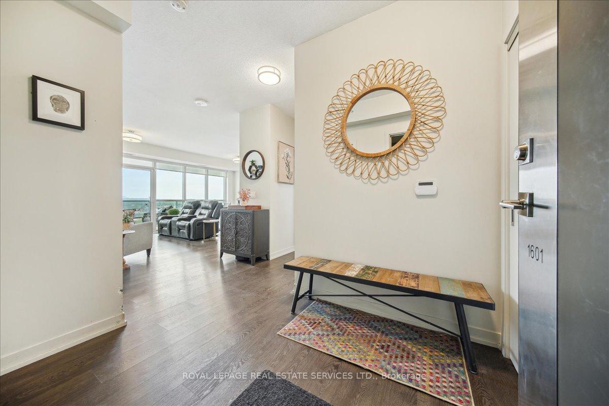 2 Bedrooms Condo at 2081 Fairview, Burlington For sale