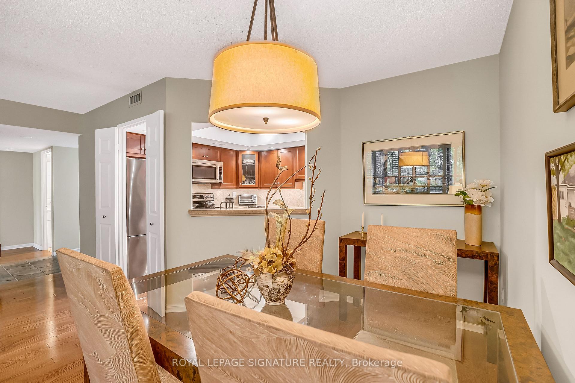 2 Bedrooms Condo at 245 The Donway, Toronto For sale