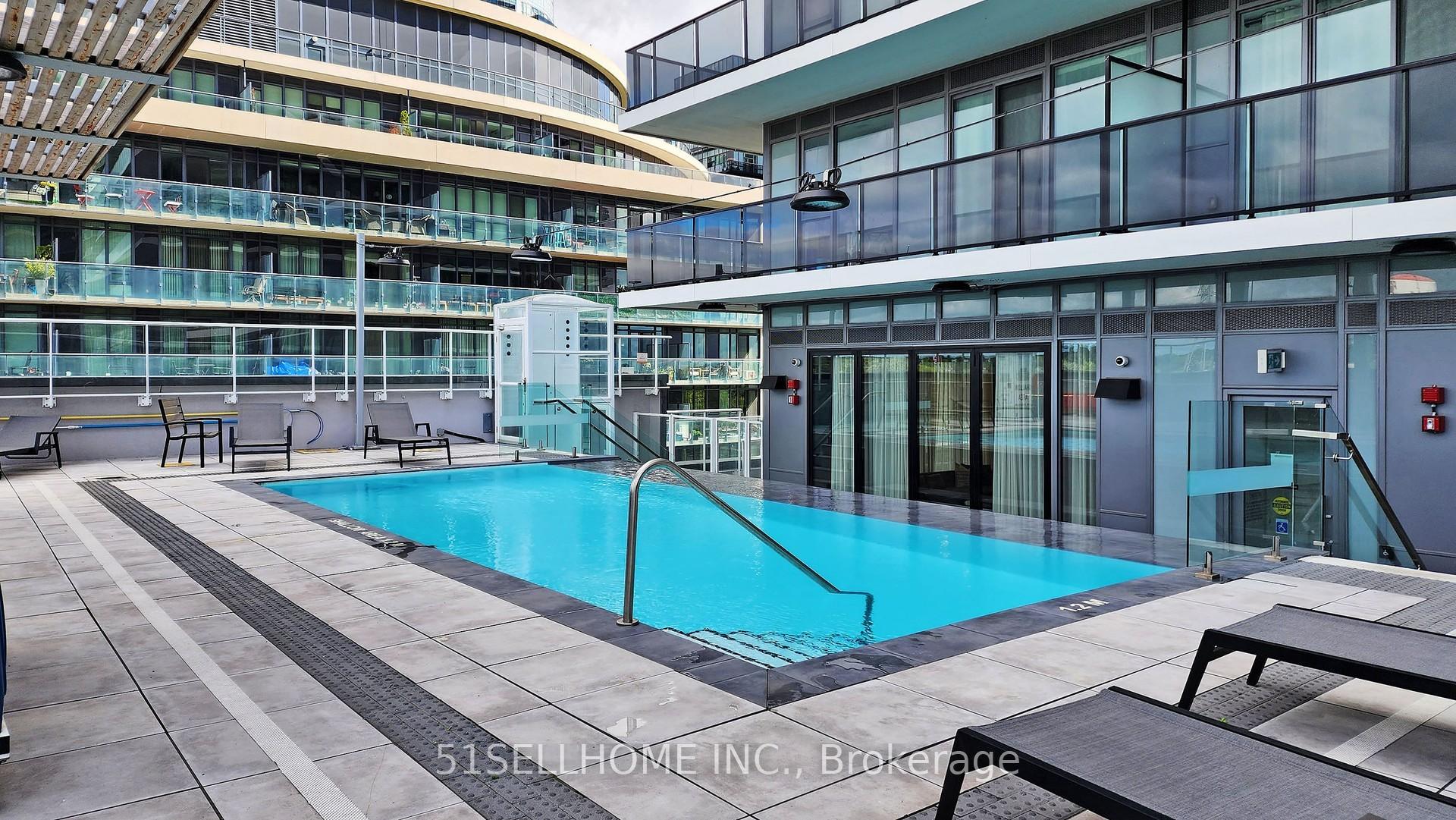 2 Bedrooms Condo at 70 Annie Craig, Toronto For sale