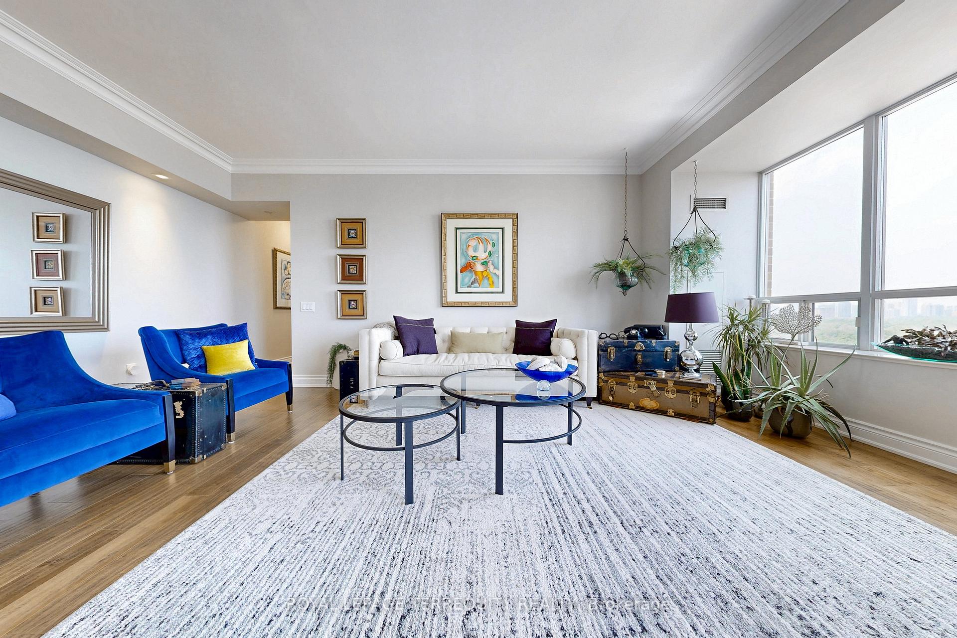 3 Bedrooms Condo at 2 Clairtrell, Toronto For sale