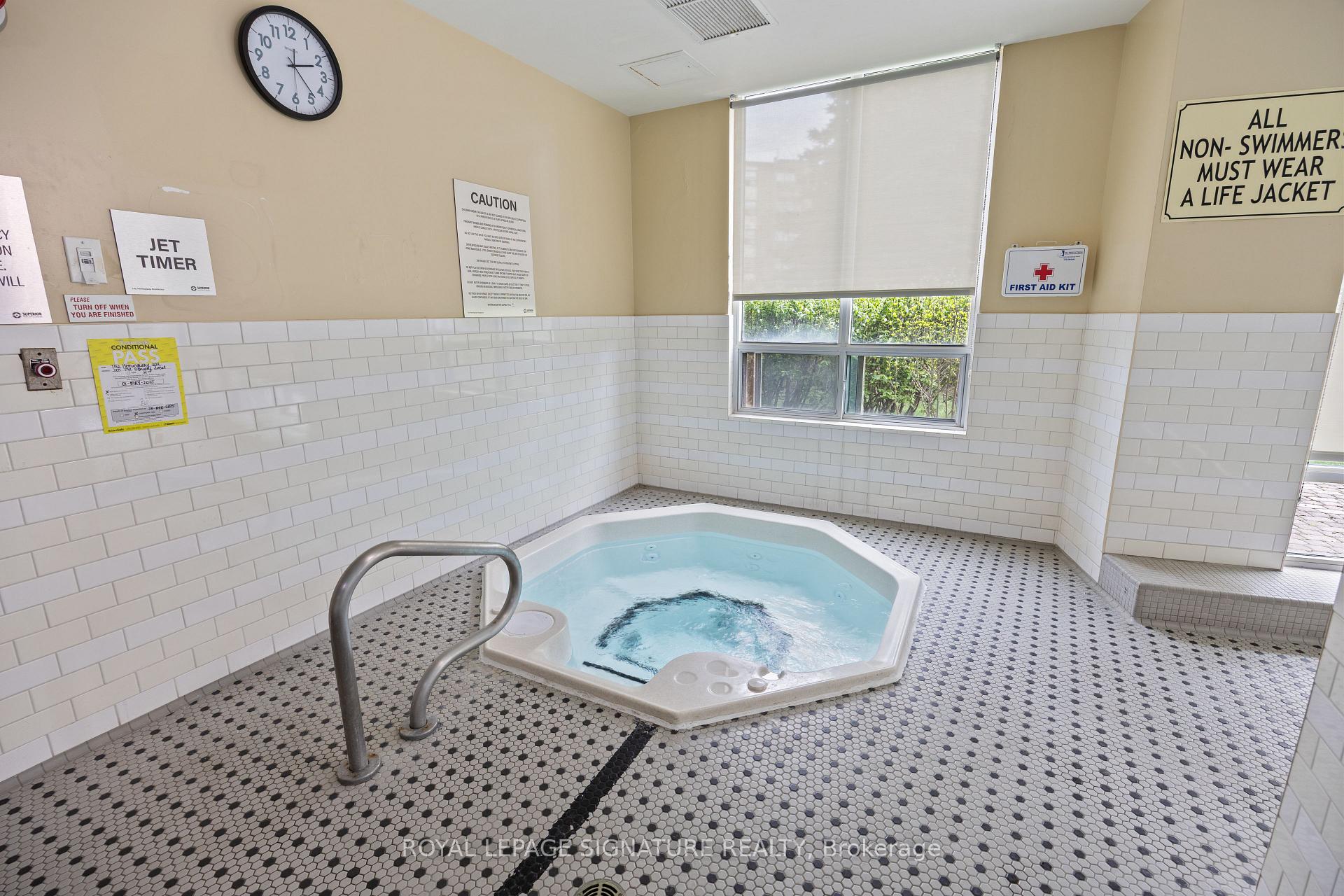 2 Bedrooms Condo at 205 The Donway, Toronto For sale