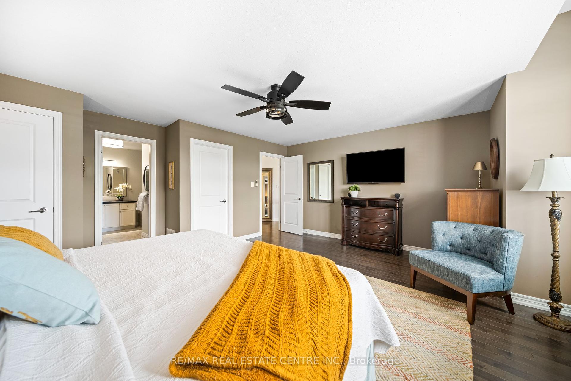 3 Bedrooms Condo at 441 Stonehenge, Hamilton For sale