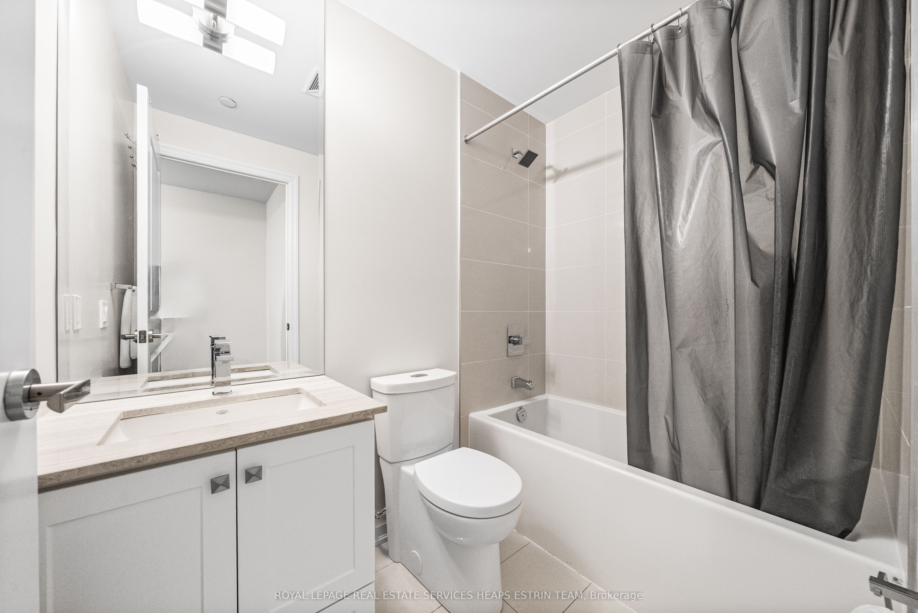 9075 Jane Street, #518