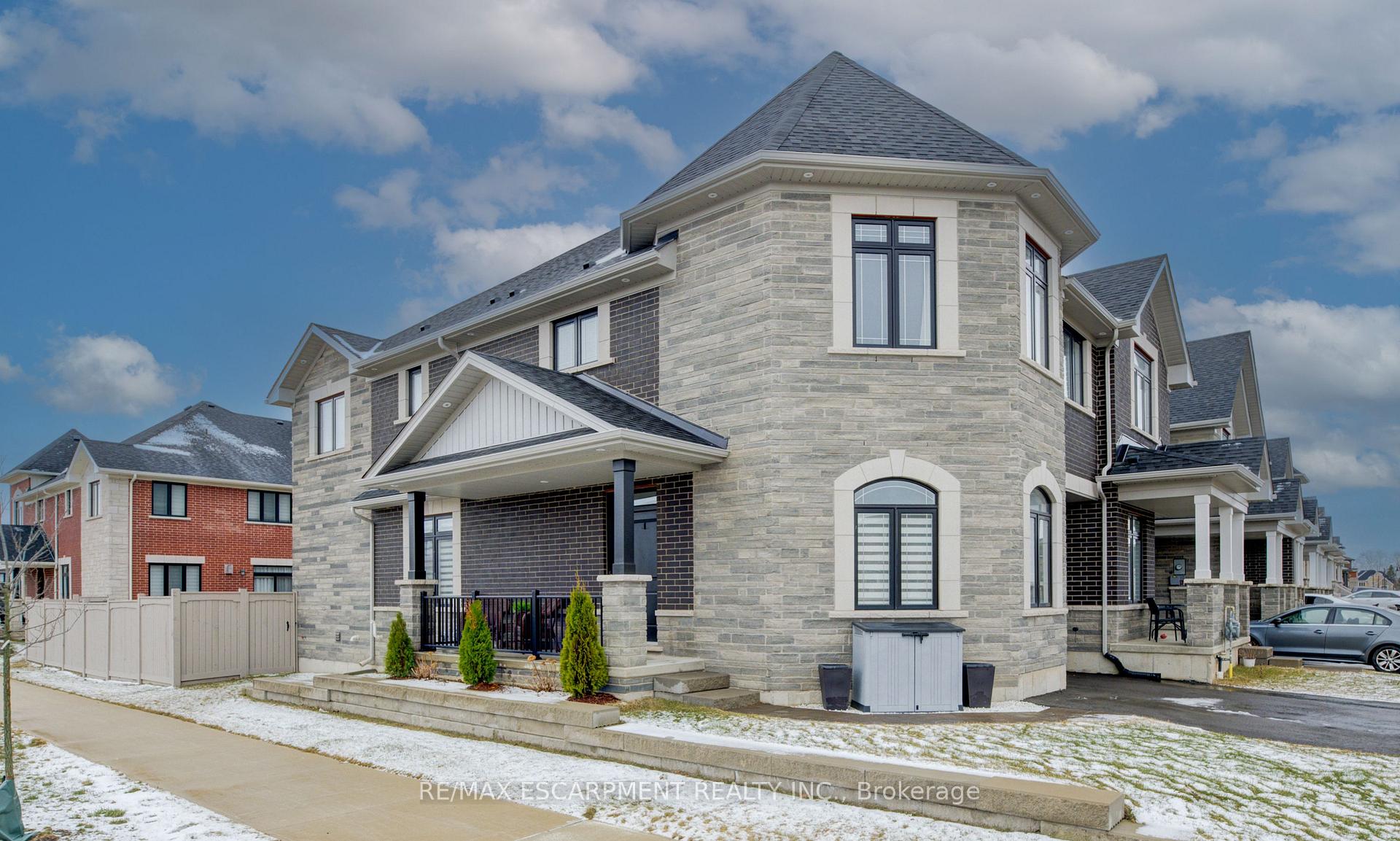 50 Kenesky Drive, Hamilton, ON L8B 1Y2