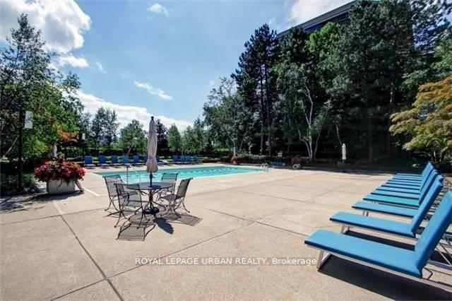 3 Bedrooms Co-op at 20 Avoca, Toronto For sale