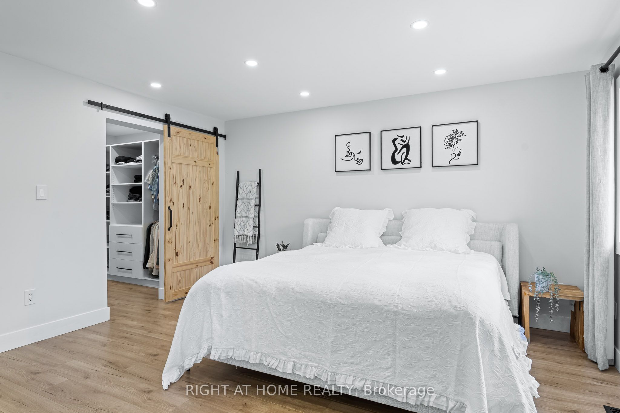 8777 Dufferin Street, #13