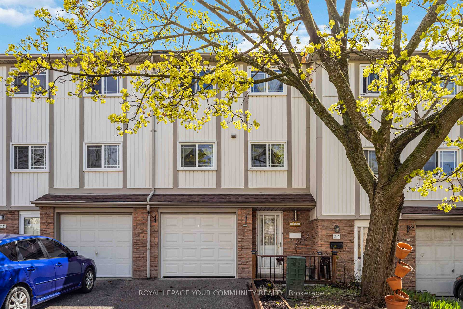 3 Bedrooms Condo at 141 Galloway, Toronto For sale