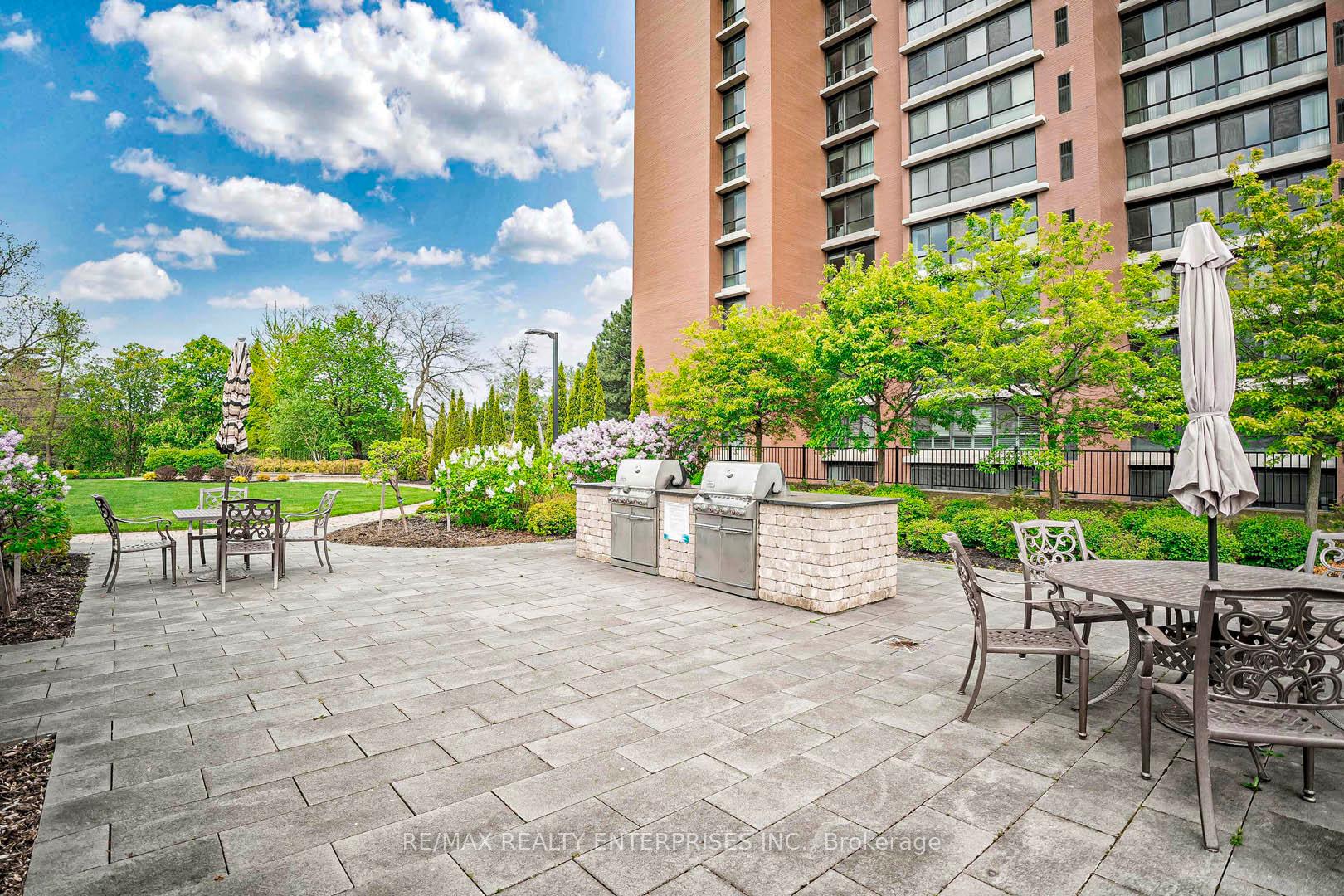 2 Bedrooms Condo at 1400 Dixie, Mississauga For sale