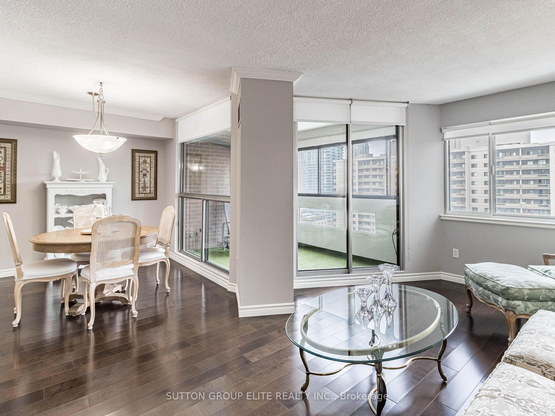 2 Bedrooms Condo at 50 Elm, Mississauga For sale