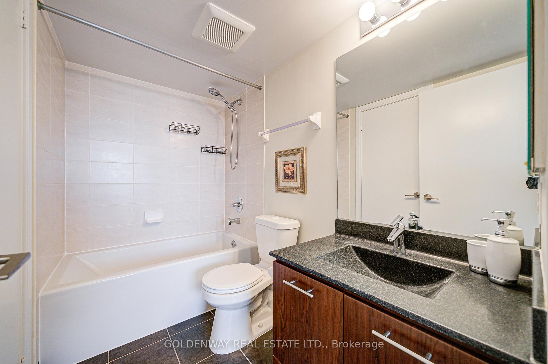 1 Bedroom Condo at 125 Village Green,  Toronto For sale