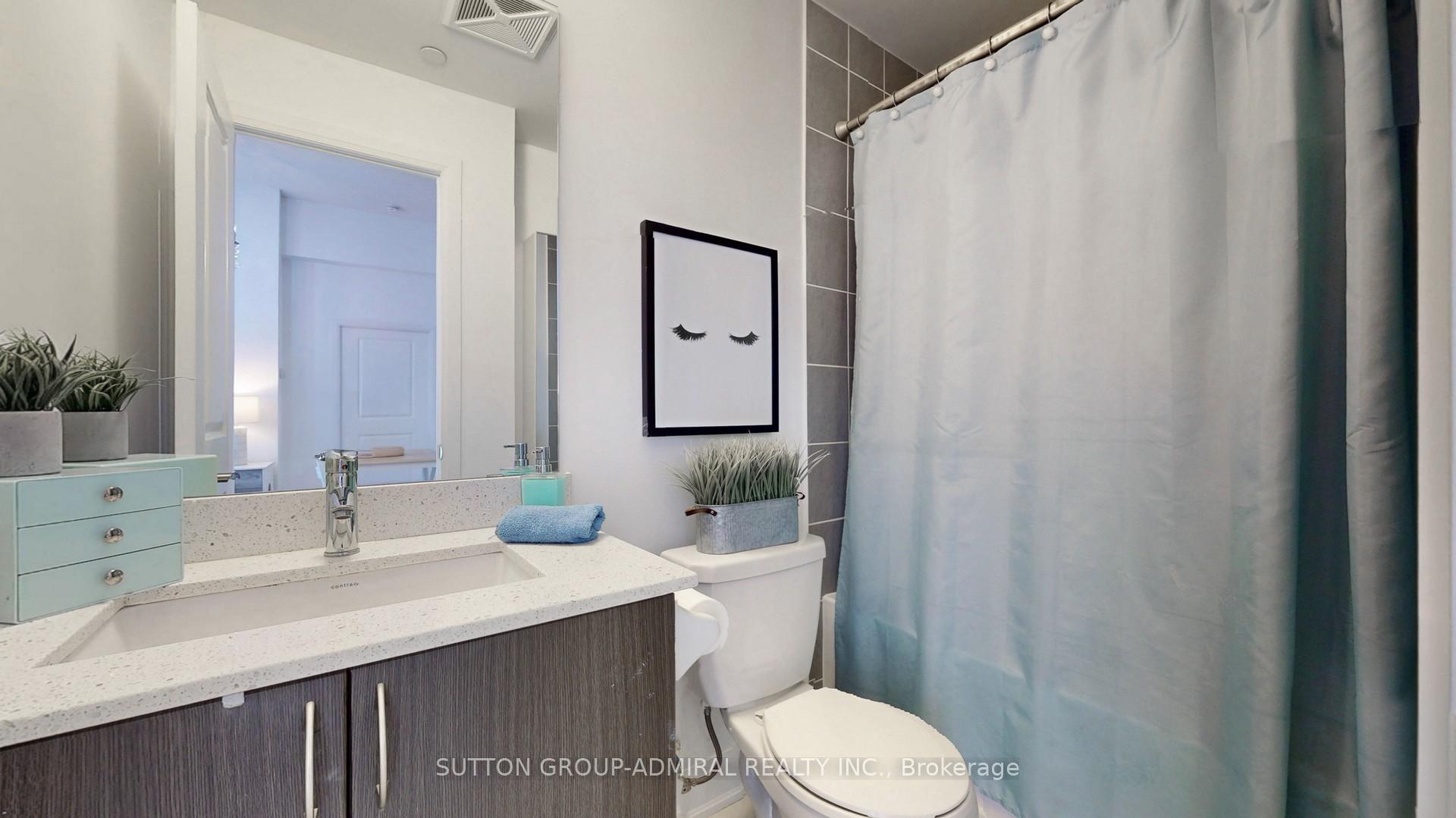 2 Bedrooms Condo at 4700 Highway 7, Vaughan For sale