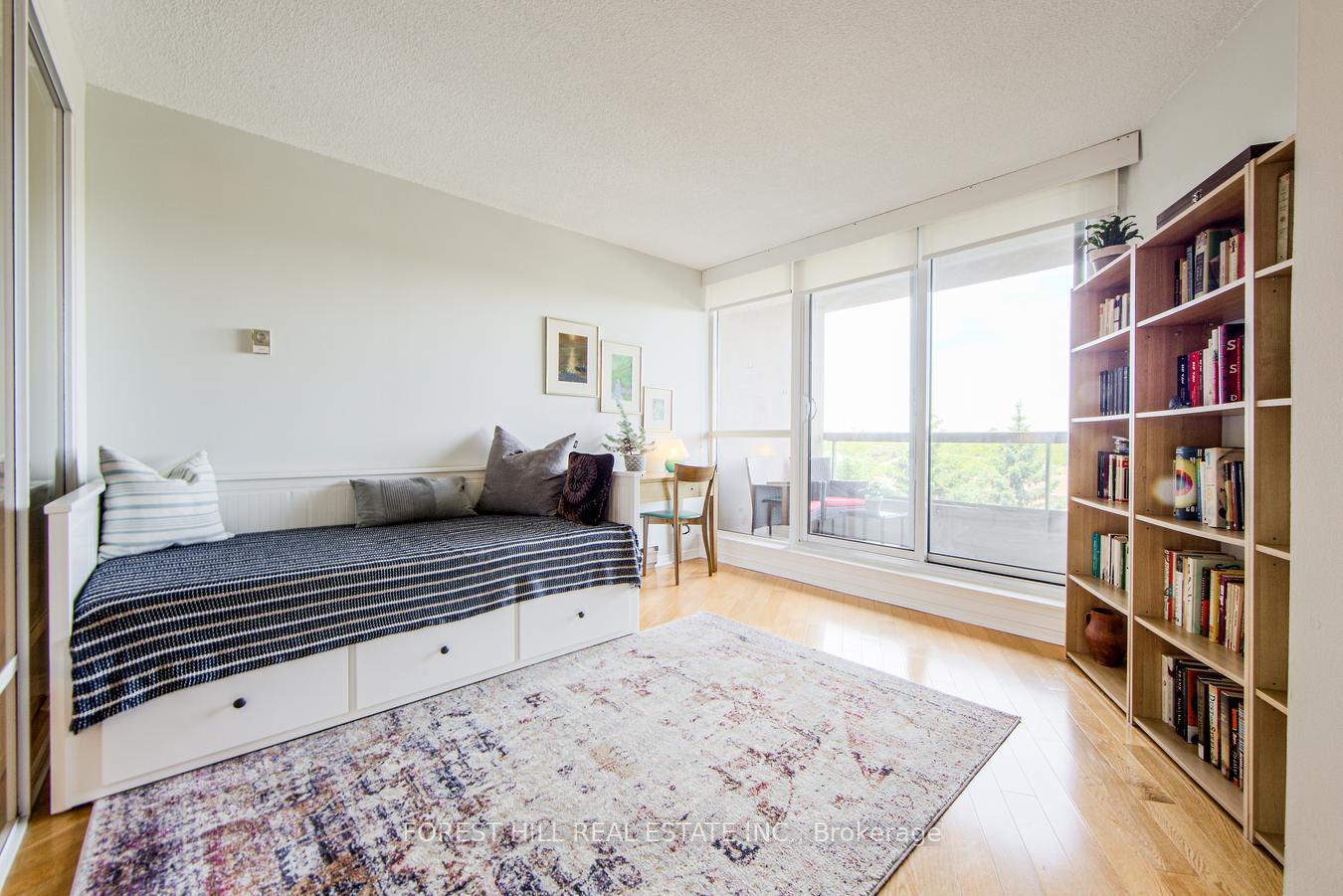 1 Bedroom Condo at 10 Guildwood, Toronto For sale