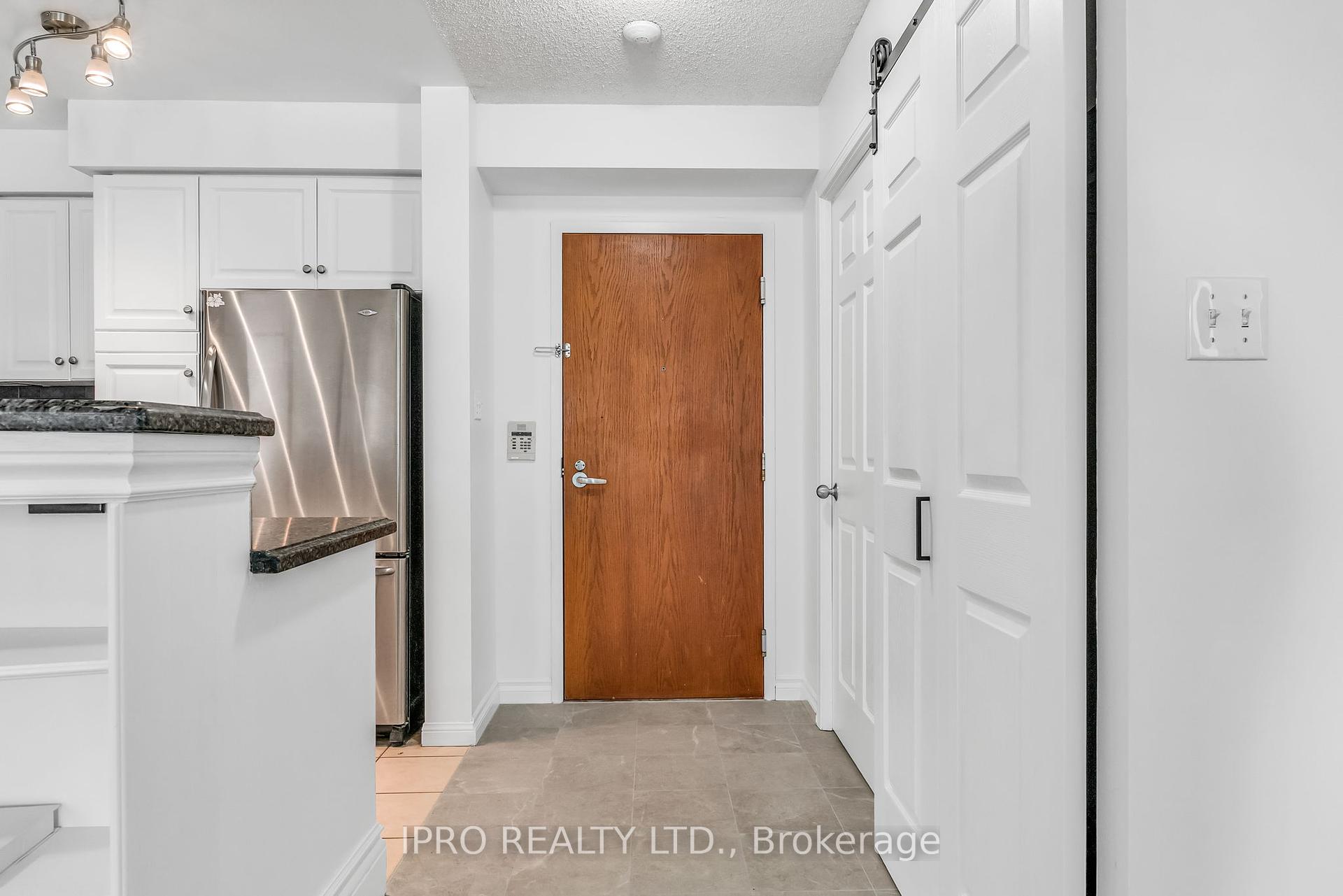 3 Bedrooms Condo at 23 Lorraine, Toronto For sale