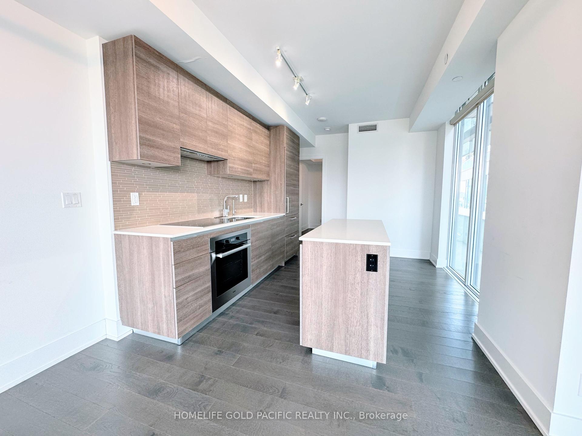 2 Bedrooms Condo at 200 Bloor, Toronto For sale