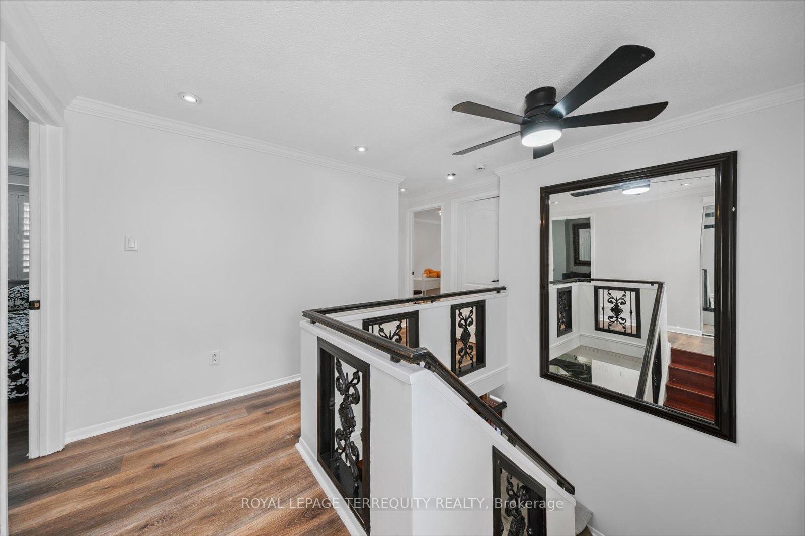 4 Bedrooms Condo at 1825 Hyde Mill, Mississauga For sale