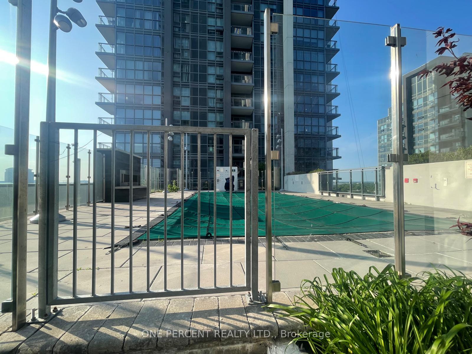 2 Bedrooms Condo at 20 Meadowglen, Toronto For sale