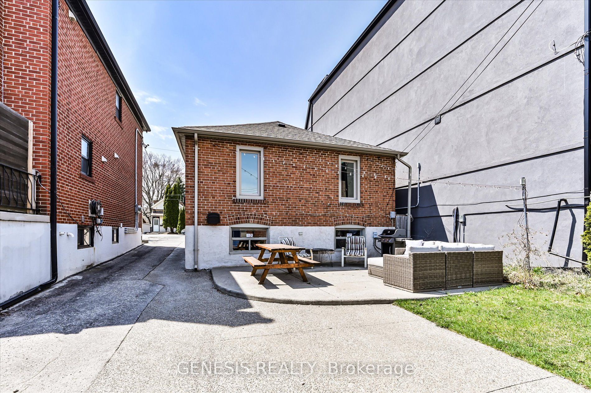 455 Caledonia Road