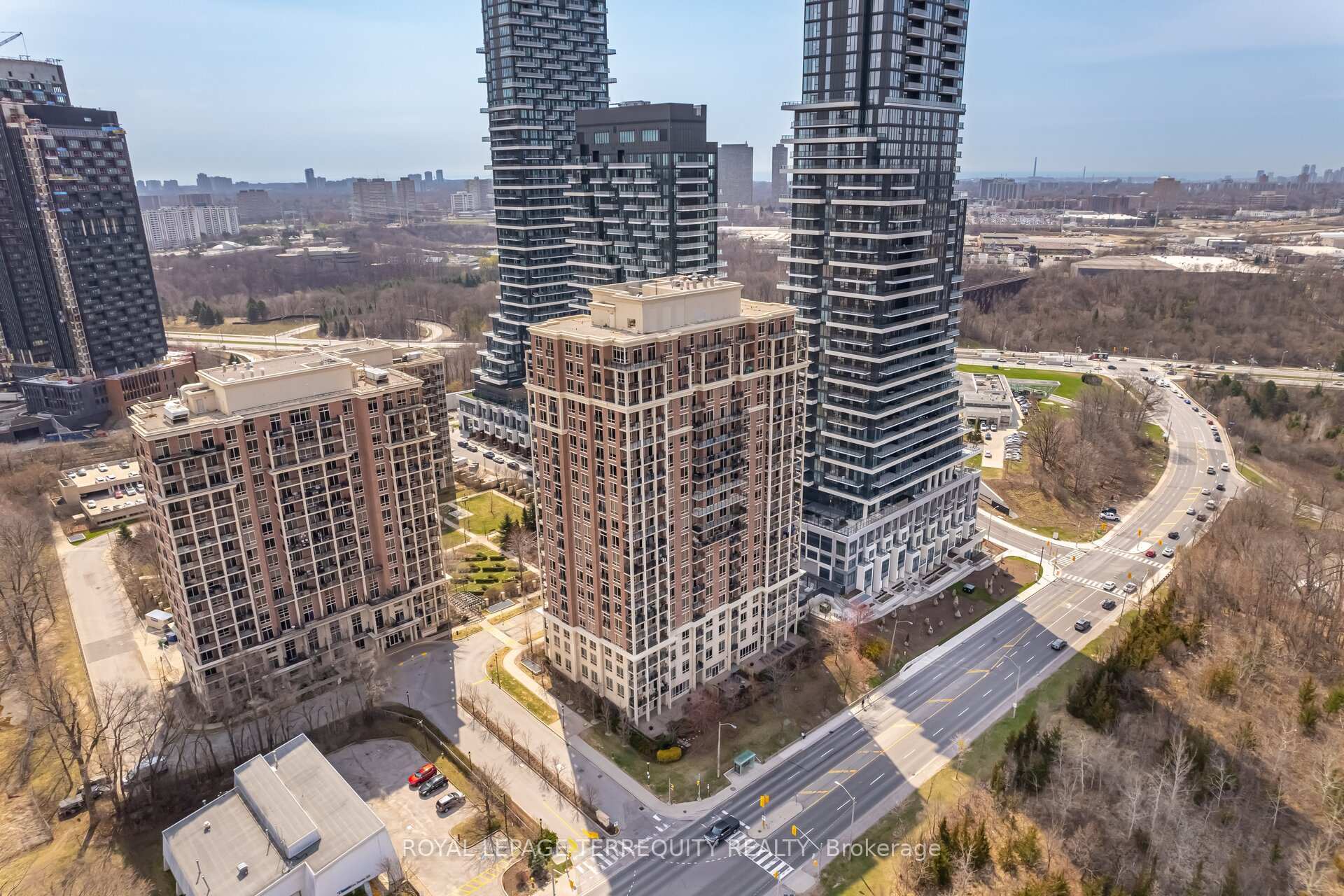 2 Bedrooms Condo at 1101 Leslie,  Toronto For sale