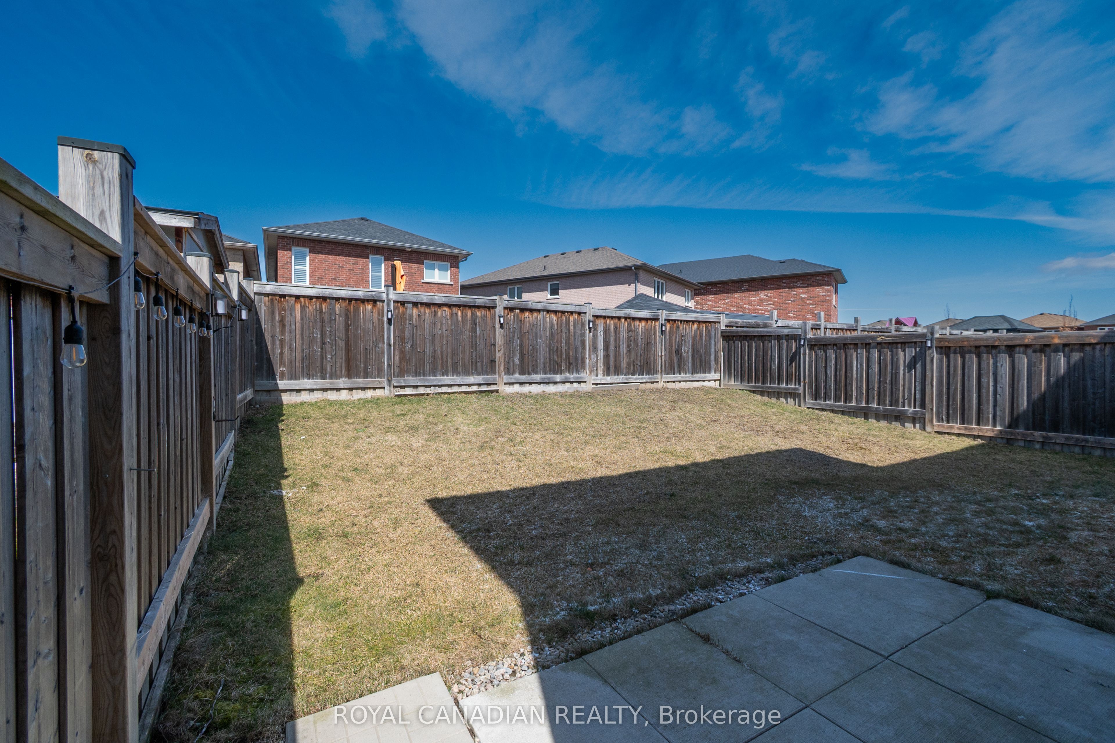 213 Richardson Crescent