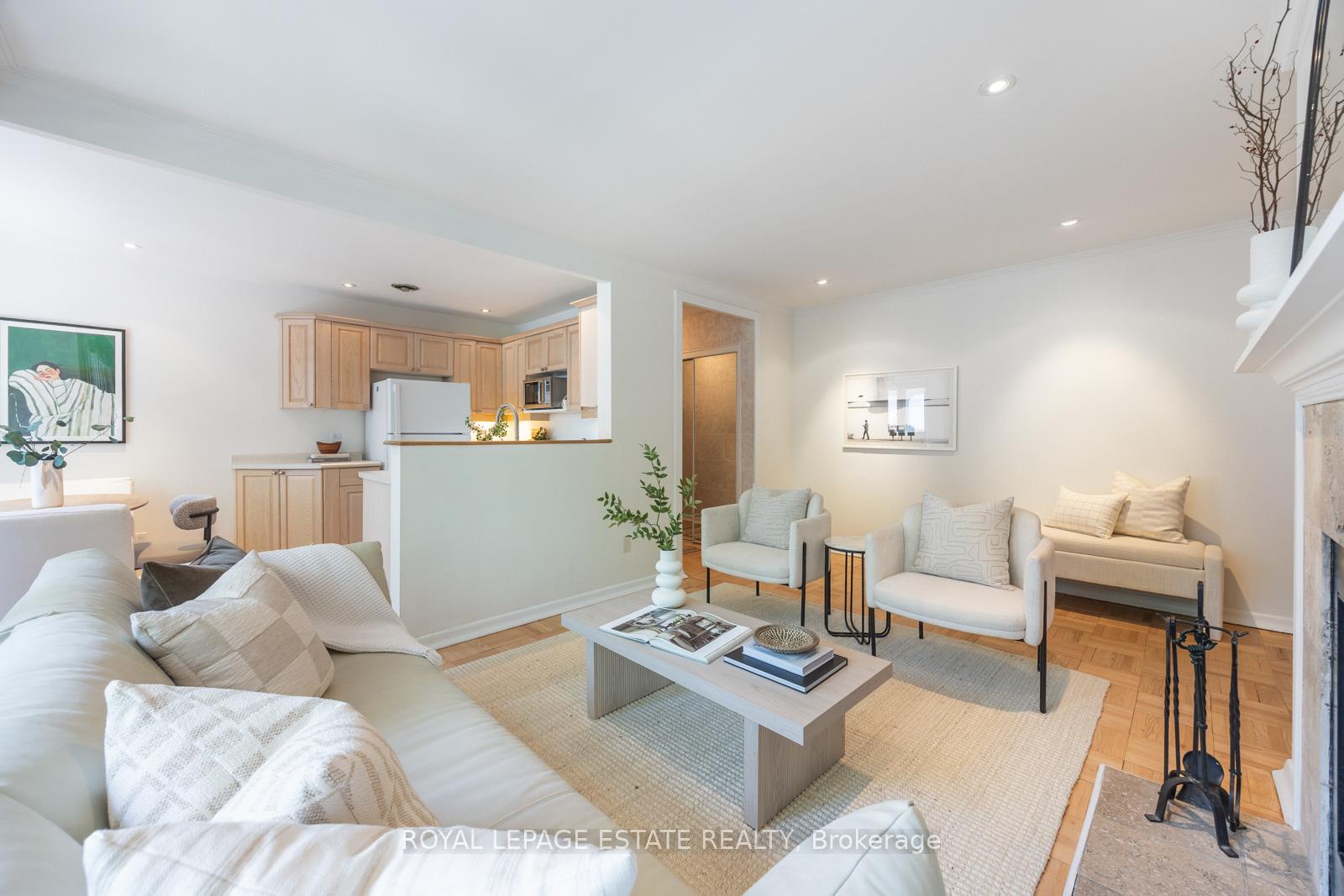2 Bedrooms Co-op at 21 Benlamond, Toronto For sale