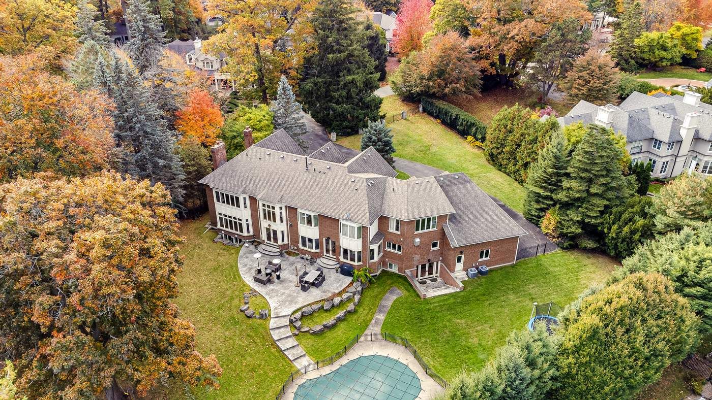 21 Ennisclare Drive
