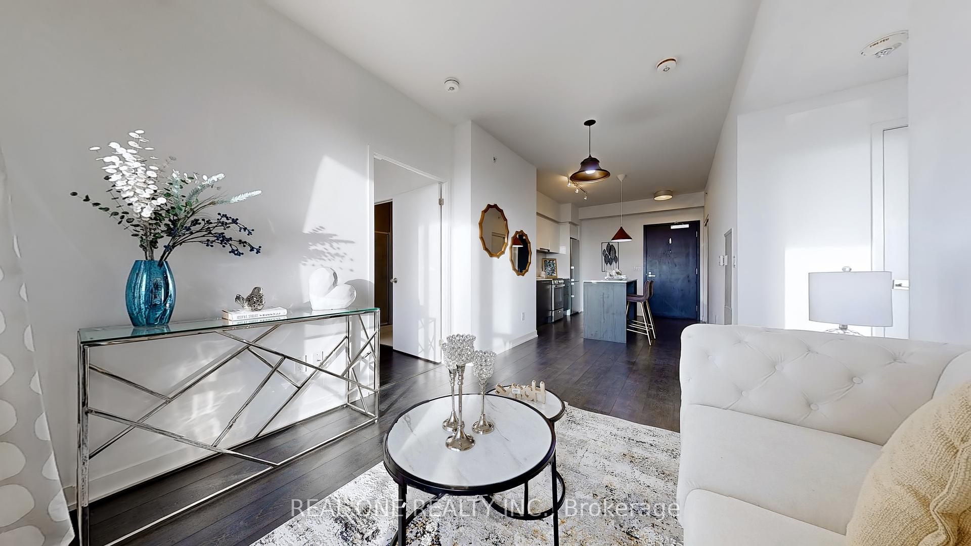 2 Bedrooms Condo at 31 Tippett, Toronto For sale