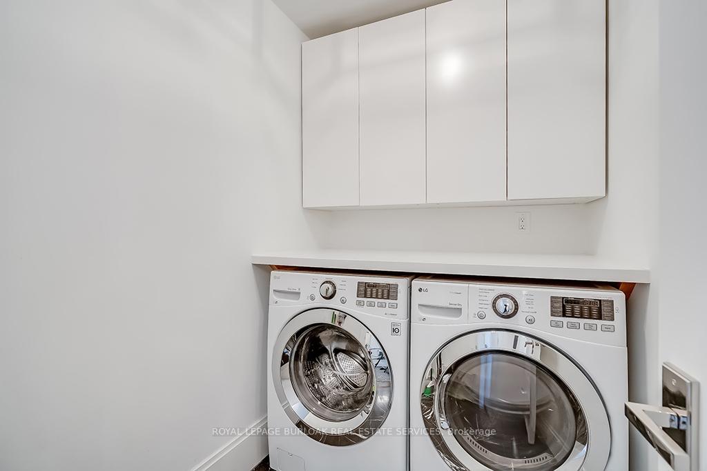 2 Bedrooms Condo at 2190 Lakeshore, Burlington For sale