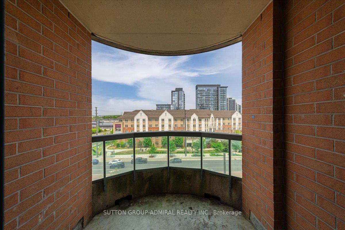 2 Bedrooms Condo at 745 New Westminster, Vaughan For sale