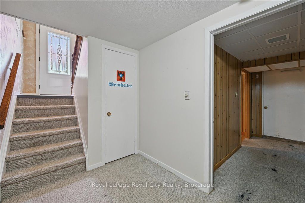 701 Castleguard Crescent