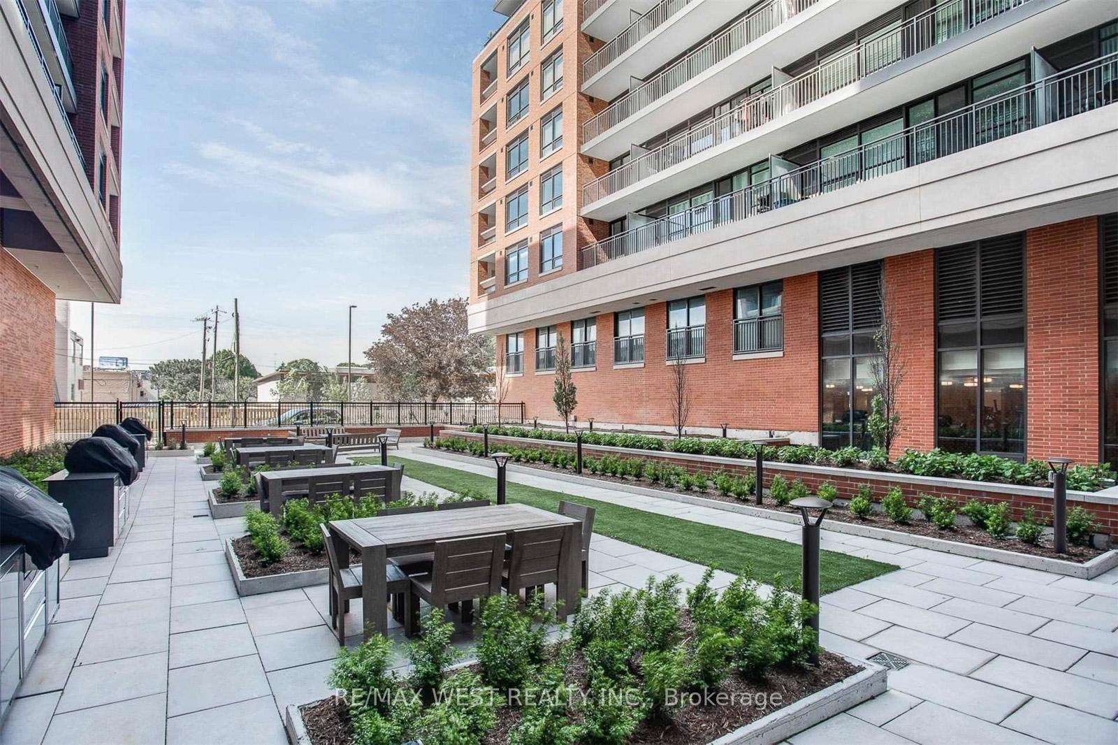 1 Bedroom Condo at 3091 Dufferin,  Toronto For sale