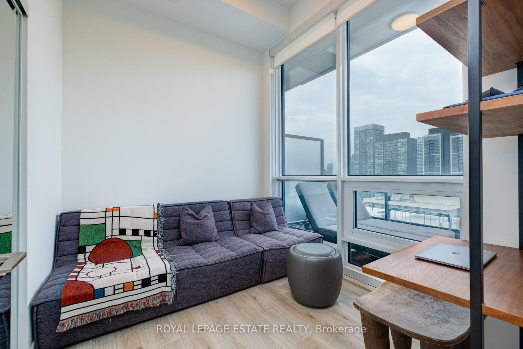2 Bedrooms Condo at 395 Bloor, Toronto For sale
