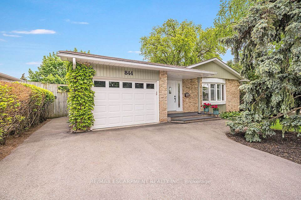 844 Hemlock