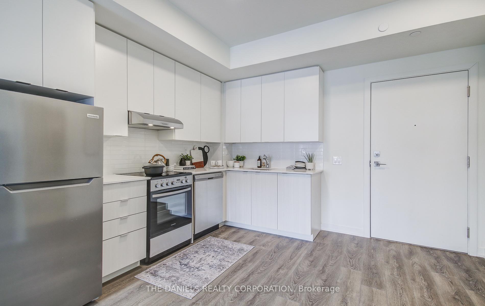 1 Bedroom Condo at 165 Canon Jackson,  Toronto For sale