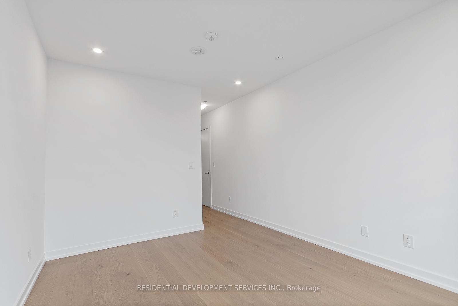 3 Bedrooms Condo at 15 Maryport Ave,  Toronto For sale
