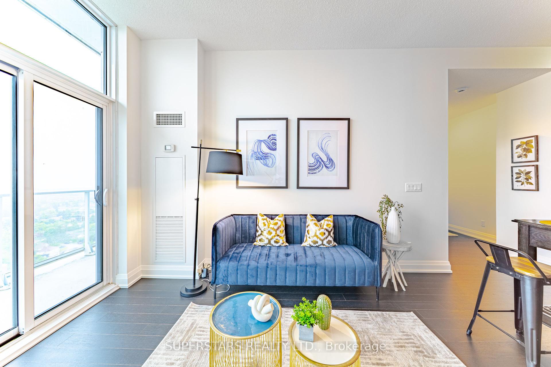 2 Bedrooms Condo at 65 Speers, Oakville For sale