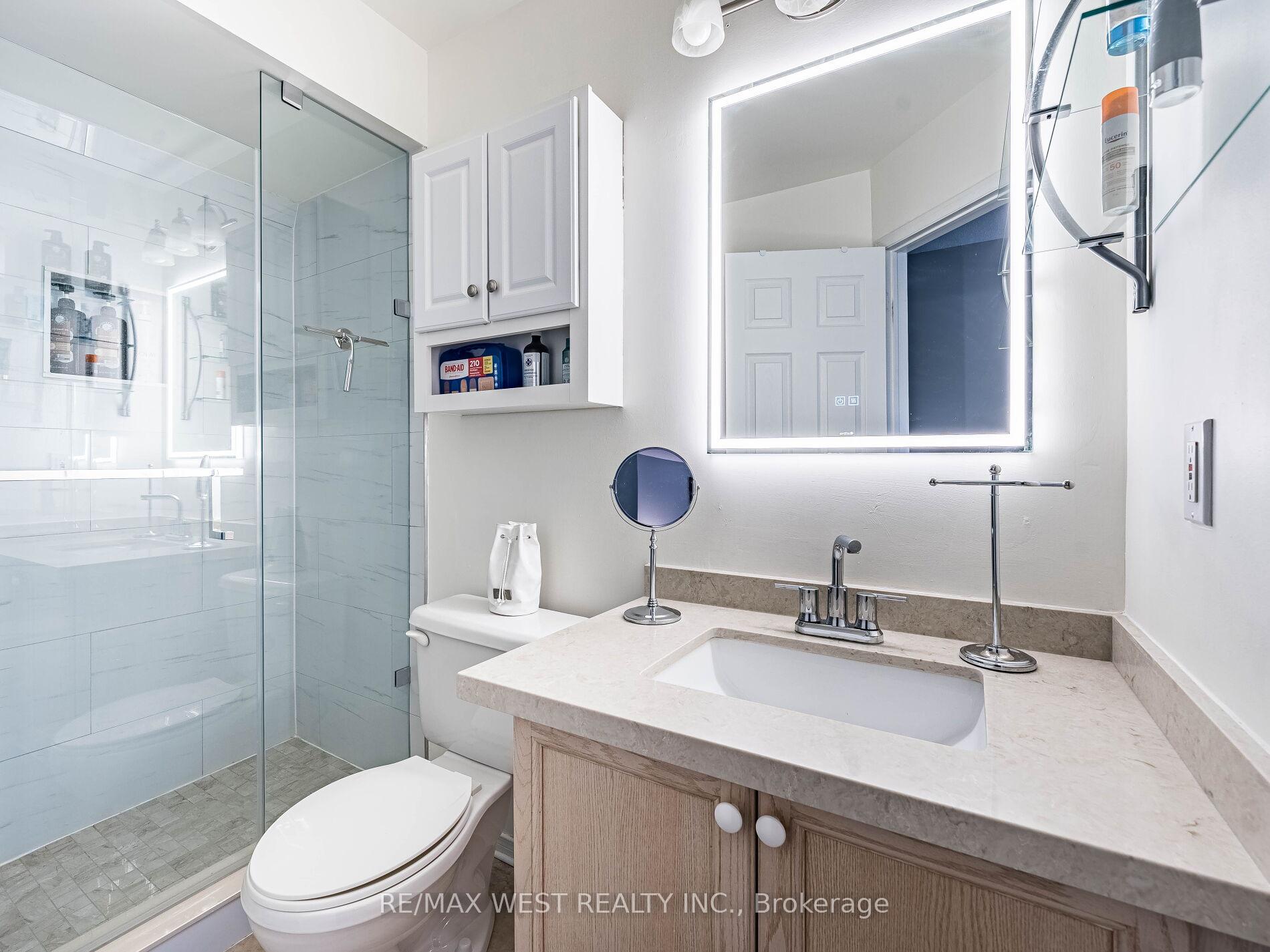 4 Bedrooms Condo at 1168 Arena, Mississauga For sale