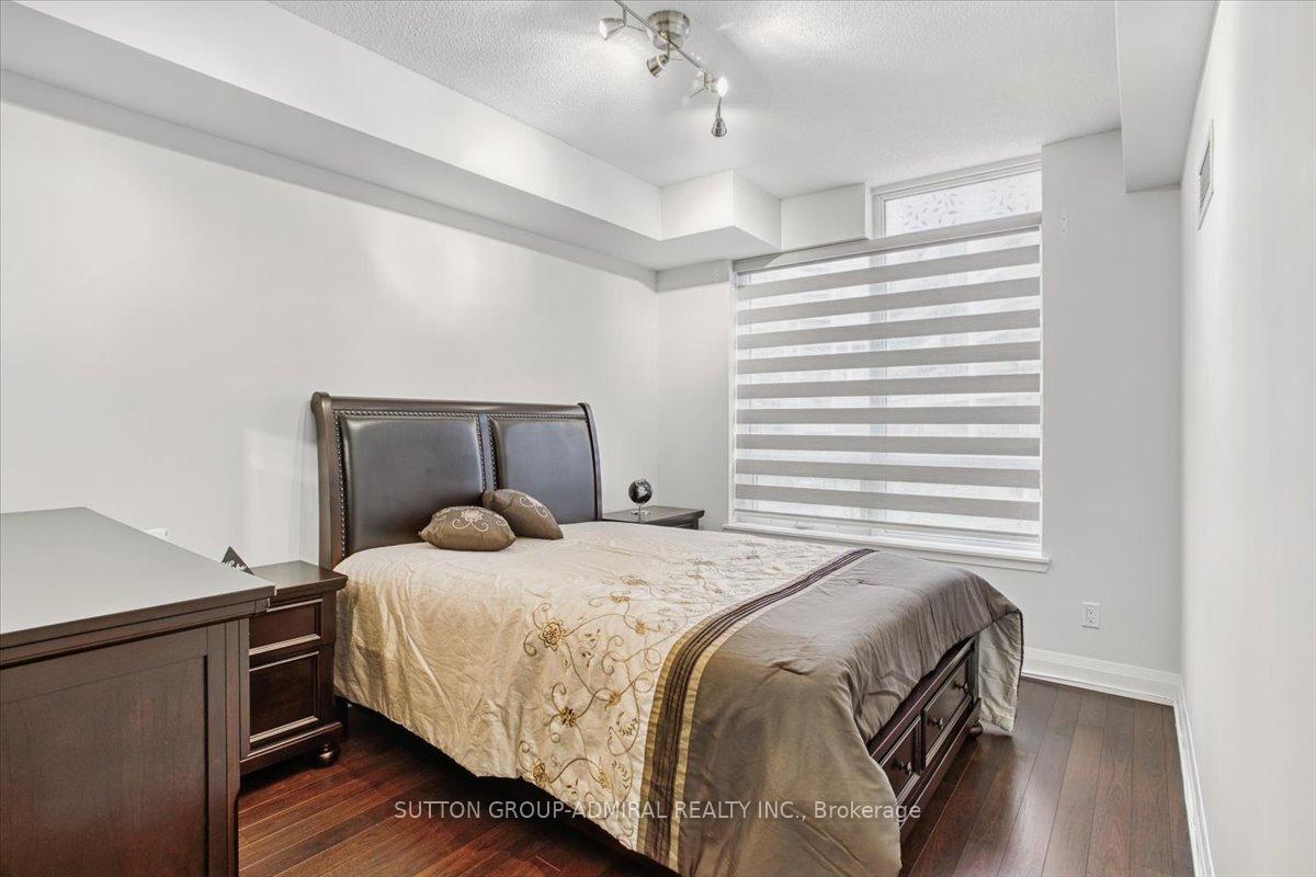2 Bedrooms Condo at 95 North Park, Vaughan For sale