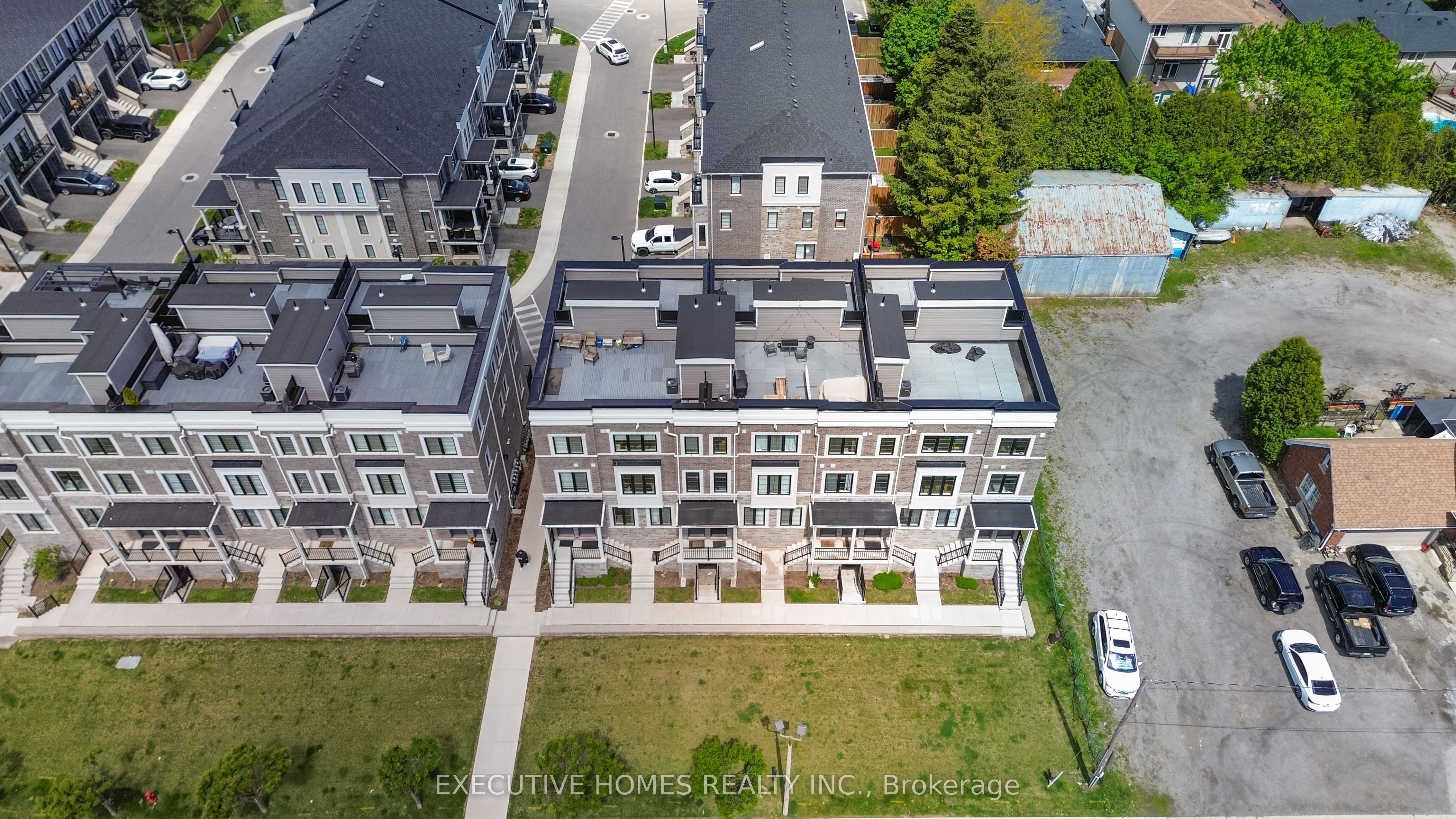 383 Dundas Street E, #74